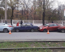 В Кривом Роге женщина за рулем устроила ДТП из 4-х машин (ФОТО)