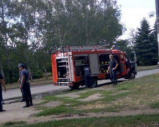 В Кривом Роге недалеко от магазина загорелся автомобиль (ФОТО)