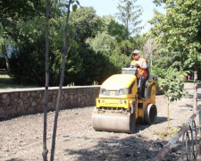 В Кривом Роге приводят в порядок тротуары