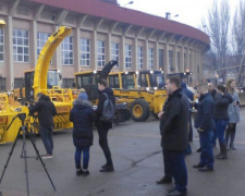 В Кривом Роге прошел парад снегоуборочной техники (ФОТОРЕПОРТАЖ)