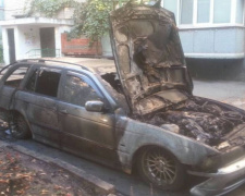 В Кривом Роге загорелся дом и иномарка (ФОТО)