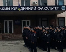 В Кривом Роге курсанты Днепропетровского университета внутренних дел приняли присягу(ФОТОРЕПОРТАЖ)