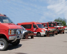 Криворізькі рятувальники отримали ще шість новеньких спецавтомобілів