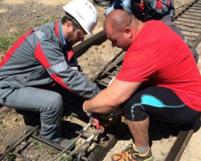 В Мариуполе стронгмены установили мировой рекорд и передали эстафету криворожским сталеварам (ФОТО+ВИДЕО)