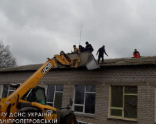 Рятувальники Дніпропетровщини ліквідували наслідки вибуху у школі