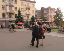 Песни под гитару и баян: в Кривом Роге криворожан приглашают попеть (фото)