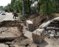 В Кривом Роге раскопали недавно реконструированный мост на 129 квартале (ФОТО)