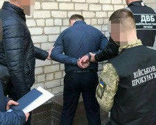 Под Кривым Рогом двое полицейских обещали &quot;повлиять&quot; на прокурора за 8 тысяч долларов