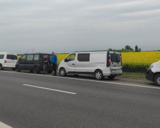 Поліцейські офіцери Дніпропетровщини допомогли мешканцям Бахмута евакуюватися