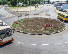 В Кривом Роге проводят ремонт тротуаров (адреса)