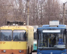 В Кривом Роге мужчину, бросавшегося с ножом на людей, задержала полиция