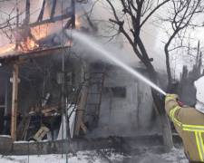 В Кривом Роге в одном из районов горела баня (ФОТО)