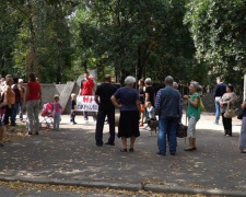 Жители Гданцевки в Кривом Роге вышли на протест против вырубки деревьев (ФОТО)