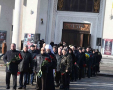 В Кривом Роге ко Дню Соборности прошла торжественная церемония возложения цветов (фото)