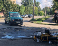 Авария в Кривом Роге: не разминулись мотоциклист и машина (ФОТО)