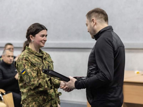 Міністр внутрішніх справ нагородив 57 нацгвардійців за мужність та відвагу