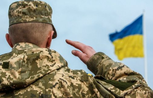 Уряд ухвалив щомісячні доплати військовим та рятувальникам: подробиці