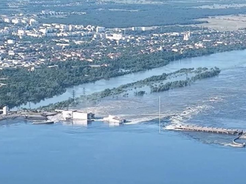 Російські окупанти підірвали Каховську ГЕС: що буде з водою