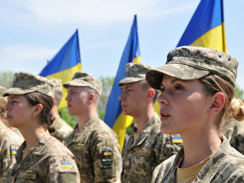 Верховна Рада прийняла закон про добровільний порядок взяття жінок на військовий облік