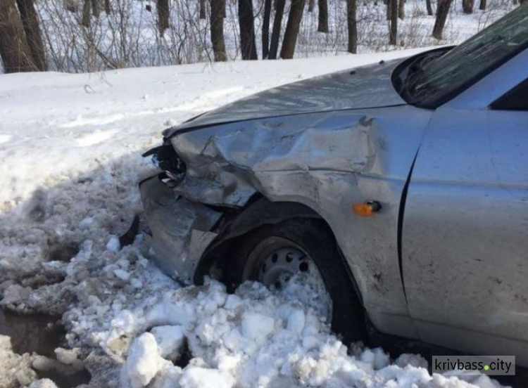 В Кривом Роге из-за ДТП на объездной дороге пострадали четыре человека (ФОТО)