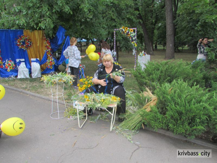 В Кривом Роге проходят массовые купальские гулянья