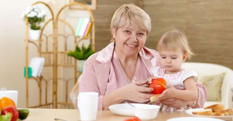 В Кривом Роге молодые родители смогут получить "муниципальную няню", не лишаясь декретных выплат