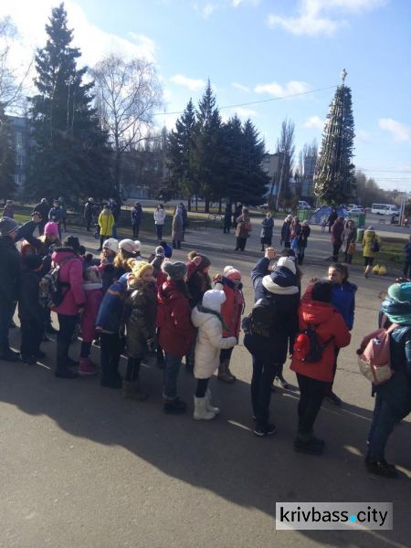 В Долгинцевском районе Кривого Рога прошла церемония закрытия новогодней елки (ФОТО)