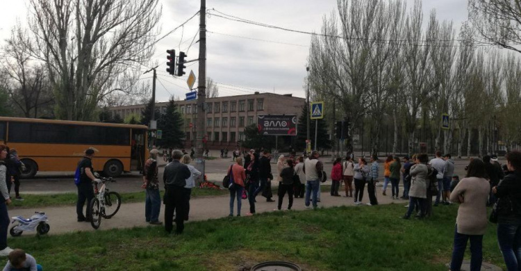 Жителей Кривого Рога призывают сдать кровь пострадавшим в жутком ДТП