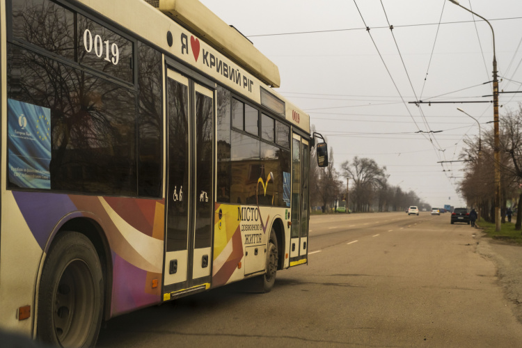 Тимчасово без тролейбусів: у Кривому Розі не будуть курсувати деякі тролейбуси