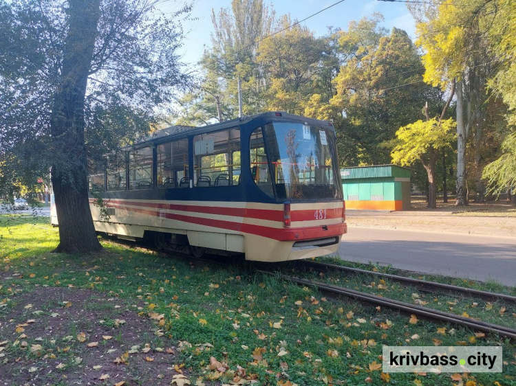 З наступного тижня у Кривому Розі не будуть їздити трамваї: яка причина і за якими маршрутами