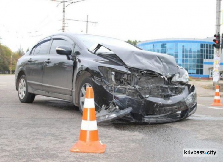 Из-за аварии двух иномарок в Кривом Роге пострадали двое детей (ФОТО)