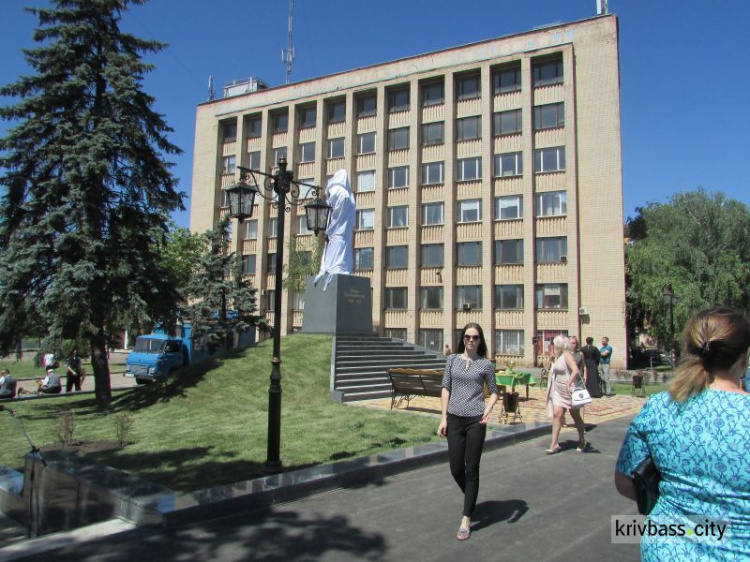 В Кривом Роге открыли памятник последнему кошевому атаману (ФОТО) +(ВИДЕО)+(ОБНОВЛЕНО)