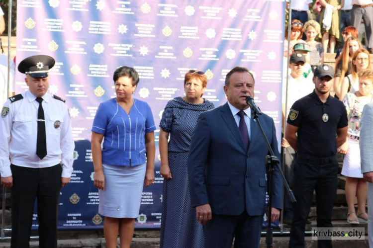 Голуби, флаг из шаров и квесты: в Кривом Роге День знаний прошел по-новому (ФОТОРЕПОРТАЖ) + (ВИДЕО)