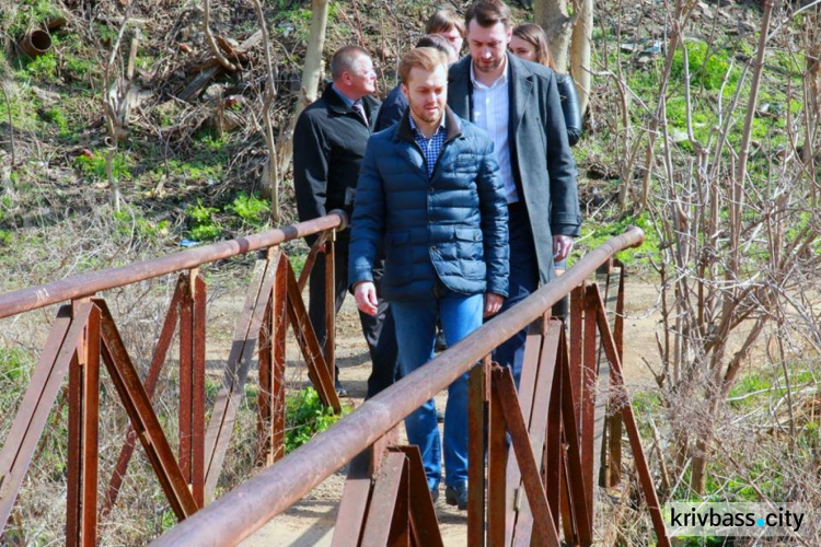 Криворожскую балку Кандыбина превратят в ухоженный сквер с озером (ФОТО)