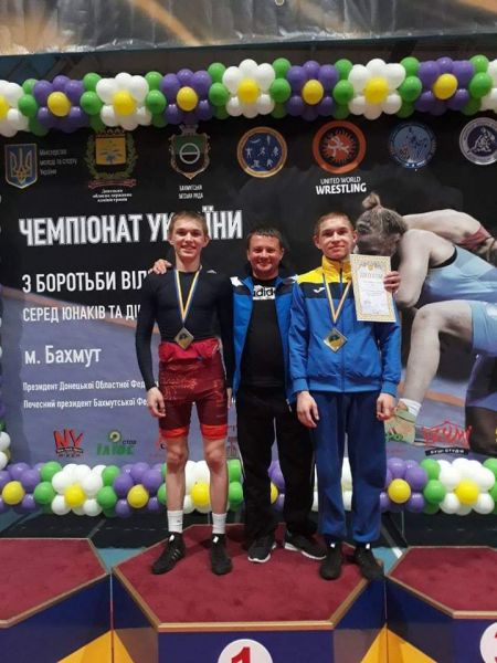 Криворожане привезли 2 золота и серебро с Чемпионата Украины по вольной борьбе (фото)