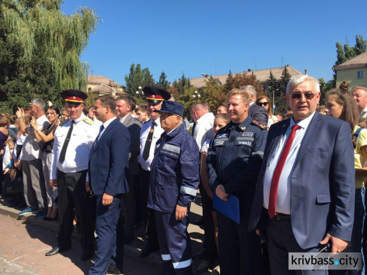 К профессиональному дню горноспасатели Кривого Рога провели показательные учения (ФОТО)