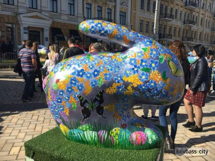 Криворожане участвуют в фестивале пасхальных зайцев и писанок в Киеве (ФОТОРЕПОРТАЖ)