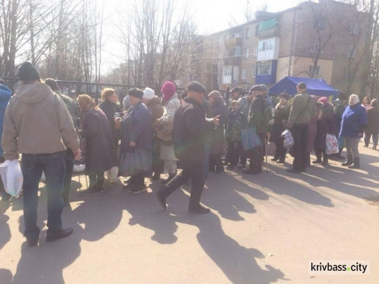 В Кривом Роге волонтеры просят горожан пожертвовать 20 гривен, чтобы накормить одного голодного