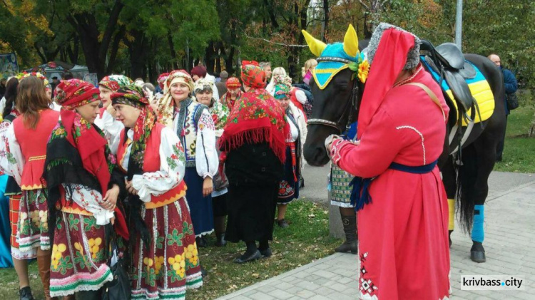 В Кривом Роге состоялся 1-й Международный фестиваль казацкой песни (ФОТОРЕПОРТАЖ)