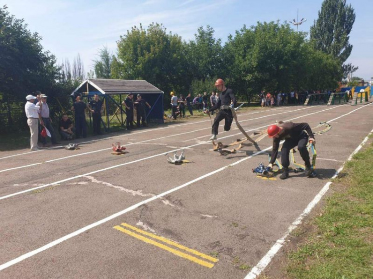 В Кривом Роге провели чемпионат области по пожарно-прикладному спорту (фото)