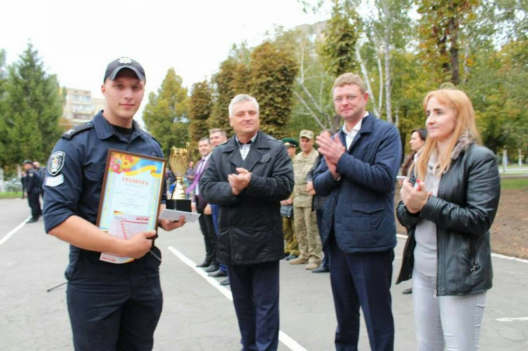 В Кривом Роге будущие призывники учились мужской дружбе и взаимопомощи (ФОТО)