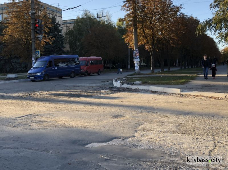 Готовы укладывать асфальт: в Кривом Роге продолжается капремонт северной магистрали (ФОТОФАКТ)