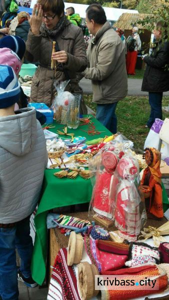 В Кривом Роге провели акцию «С глиной в руках, с мыслями о вечном» (ФОТО)