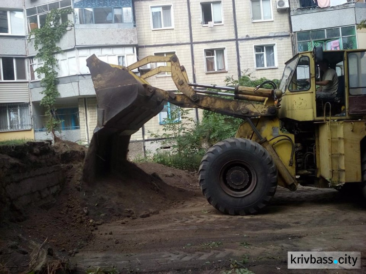 "Зеленый центр Метинвест" ликвидировал заброшенный бункер в Кривом Роге (ФОТОФАКТ)