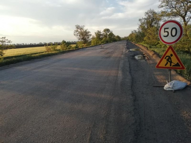 Водители останавливаются и целуют отремонтированную дорогу "Кривой Рог-Николаев" (ФОТО)