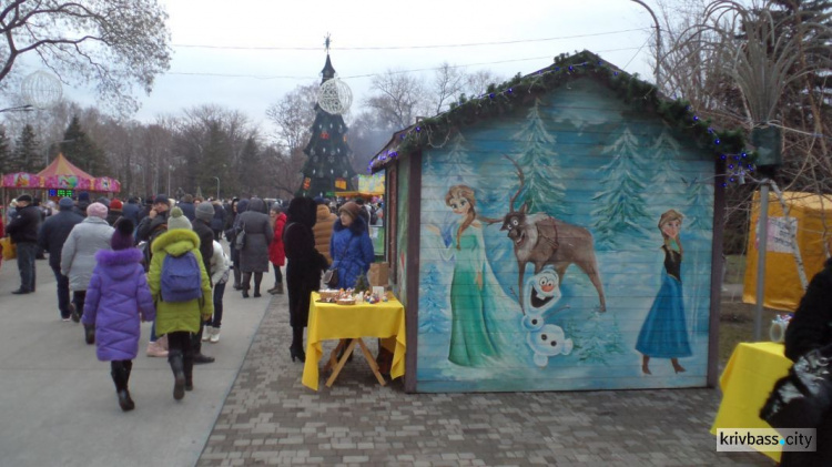 Криворожская лесная красавица: в городе прошло торжественное открытие городской ёлки (ФОТОРЕПОРТАЖ)