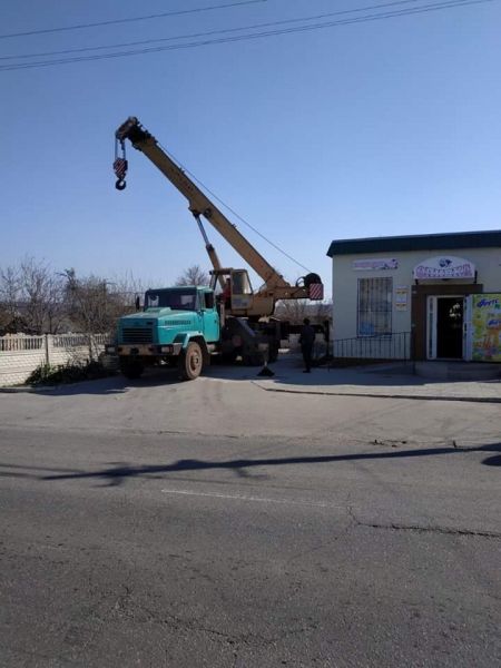 В одном из районов Кривого Рога пытаются незаконно установить вышку мобильной связи (фото)