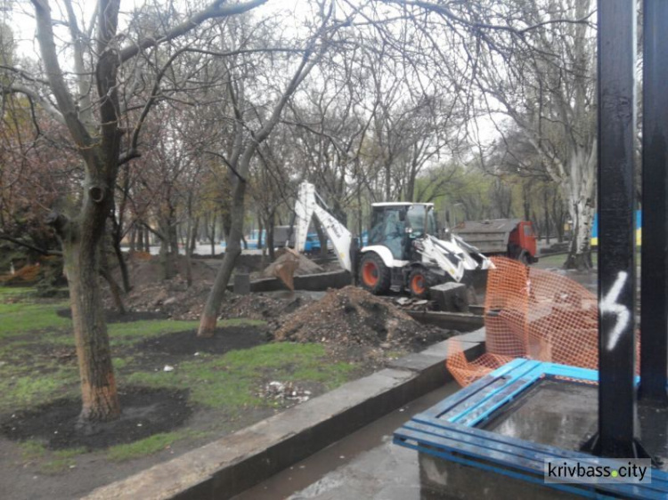 Полным ходом: в Кривом Роге идет ремонт парка имени Богдана Хмельницкого (фотофакт)