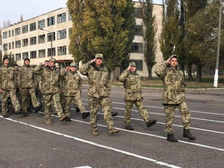 Двойной праздник и торжественное награждение военнослужащих 17 танковой Криворожской бригады (ФОТО)