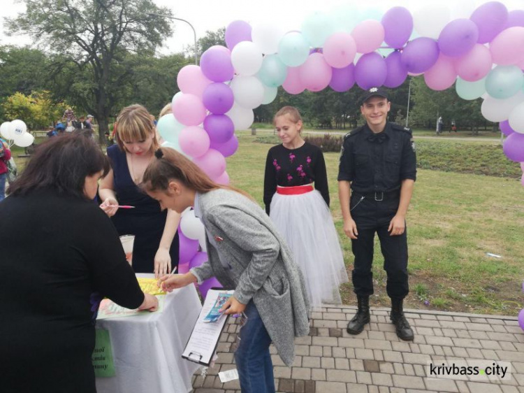 "Город профессий": юные криворожане пробовали себя в роли спасателей, врачей, модельеров и не только (ФОТО)